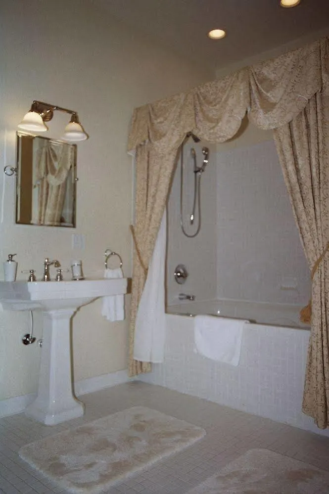 Bed & Breakfast Freemason Inn Bed And Breakfast Norfolk